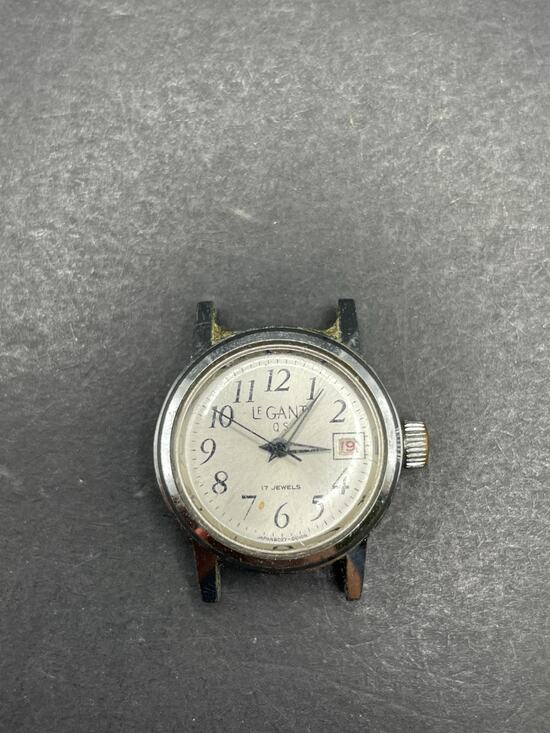 Legant Accessories - Vintage LeGant QS 17 Jewels Mechanical Watch Red Date Japan 8C27-0010R 23MM
